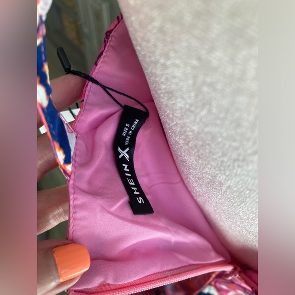 SHEIN NWT PINK FLORAL AND BIRD SPLIT THIGH DRESS - Picture 8 of 8